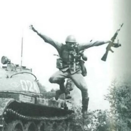 💃 Стикер «Танки Tanks» для Telegram