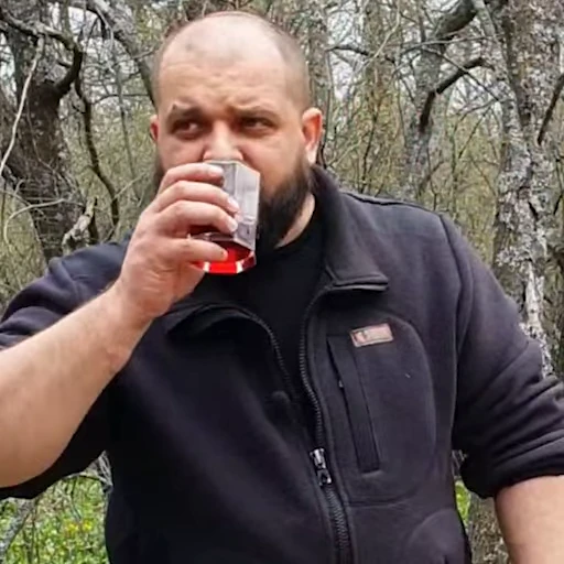 🥃 Стикер «Выживалово» для Telegram