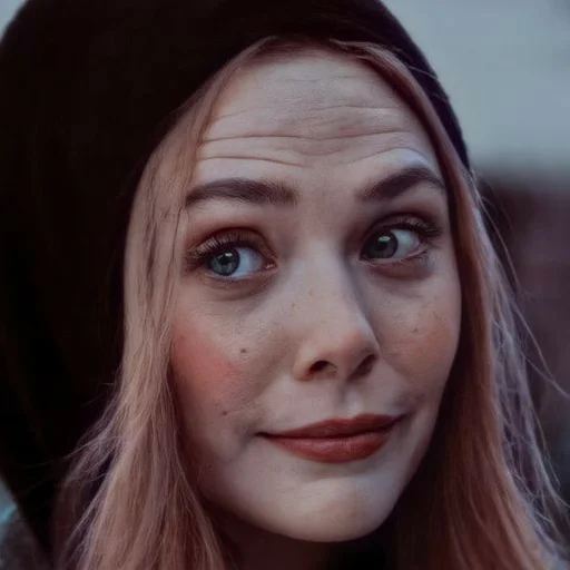 🙂 Стикер «Elizabeth Olsen/Wanda Maximoff» для Telegram