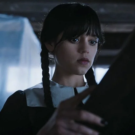 📼 Стикер «Wednesday Addams» для Telegram