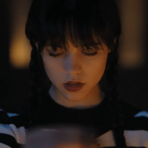 📼 Стикер «Wednesday Addams» для Telegram