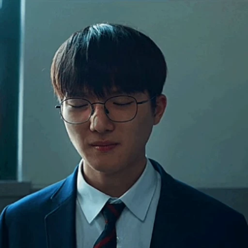 🚬 Стикер «Weak Hero» для Telegram