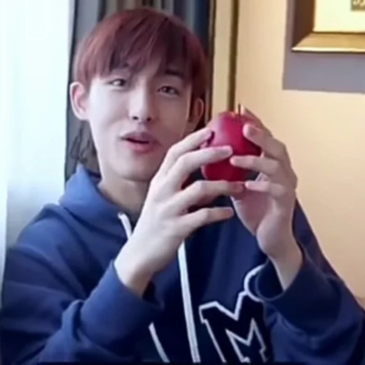 🍣 Стикер «winwin 5» для Telegram