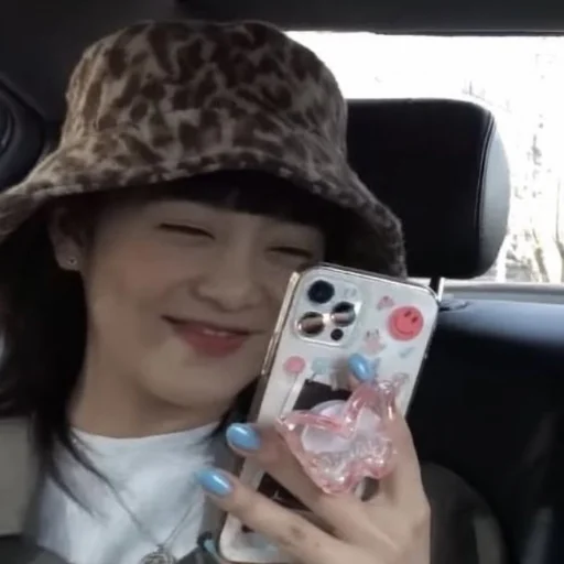 🤭 Стикер «(G) I-DLE» для Telegram