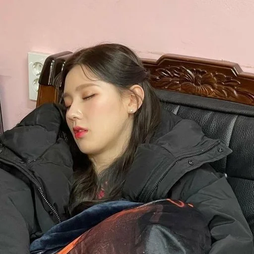 😴 Стикер «(G) I-DLE» для Telegram