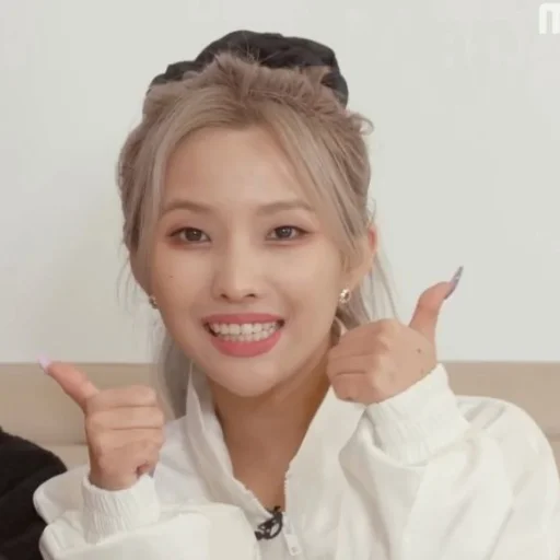 👍 Стикер «(G) I-DLE» для Telegram