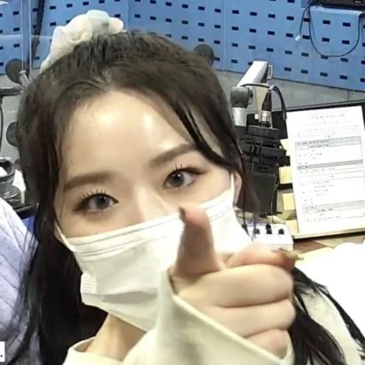 🫵 Стикер «(G) I-DLE» для Telegram