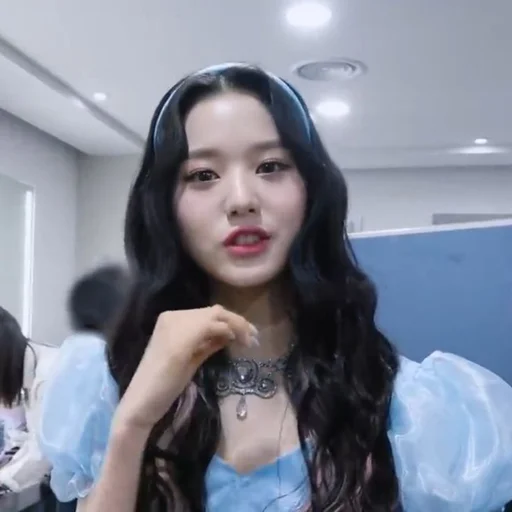 🐝 Стикер «wonyoung random —» для Telegram