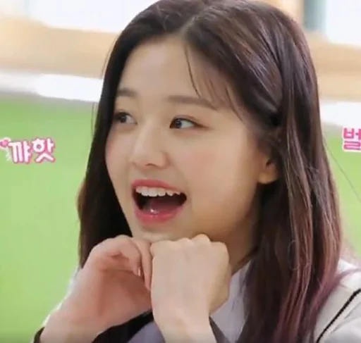 🐯 Стикер «wonyoung random —» для Telegram