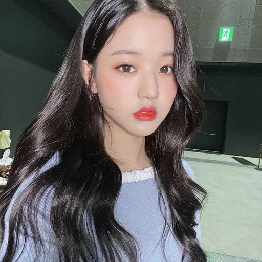 🐝 Стикер «wonyoung random —» для Telegram