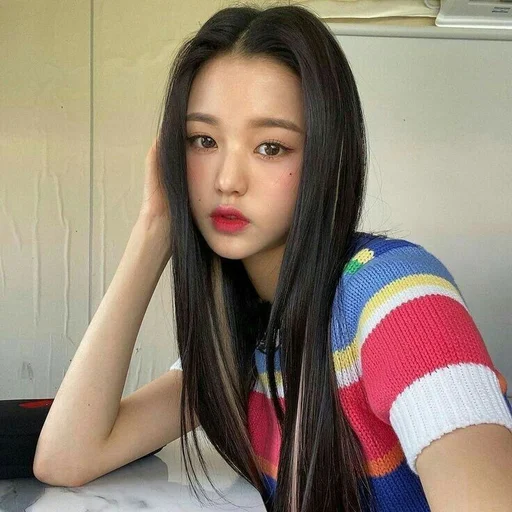 🐝 Стикер «wonyoung random —» для Telegram