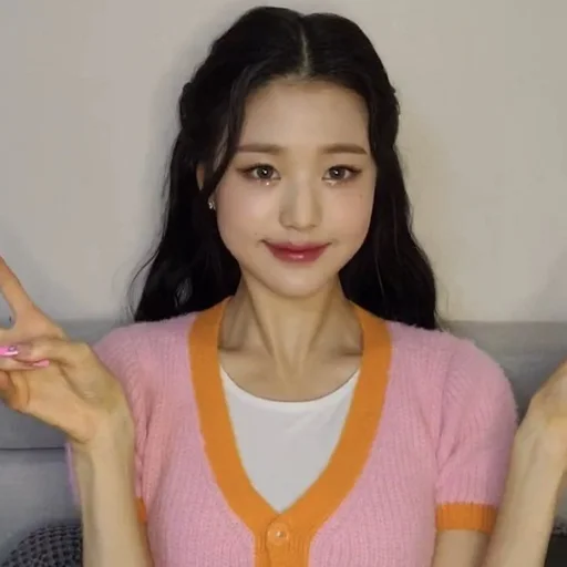 🐯 Стикер «wonyoung random —» для Telegram