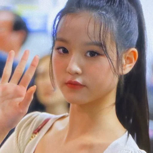 🐯 Стикер «wonyoung random —» для Telegram
