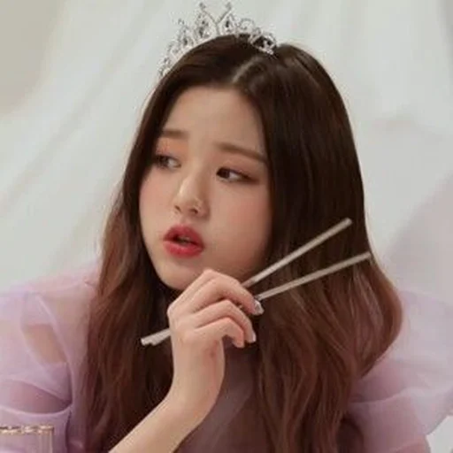 🐝 Стикер «wonyoung random —» для Telegram