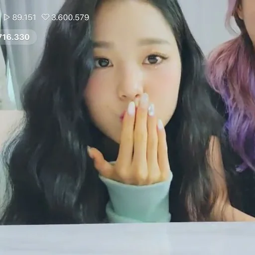 🐯 Стикер «wonyoung random —» для Telegram