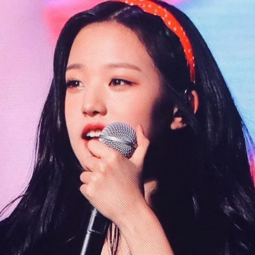 🐝 Стикер «wonyoung random —» для Telegram