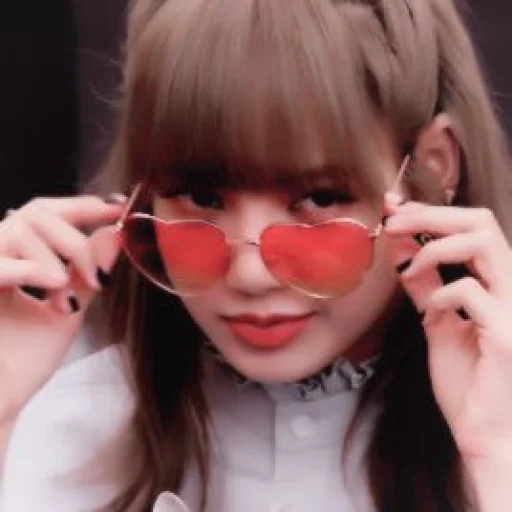 🍬 Стикер «blackpink lisa» для Telegram