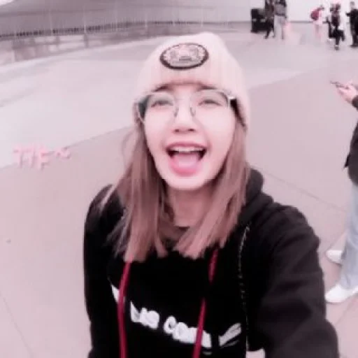 🍬 Стикер «blackpink lisa» для Telegram