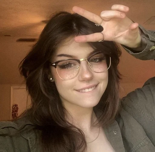 🌟 Стикер «Hannah Owo» для Telegram