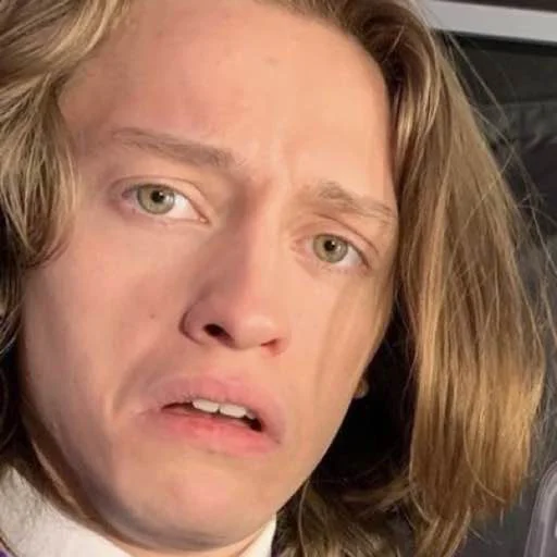 😲 Стикер «Ксавьер женись на мне?» для Telegram