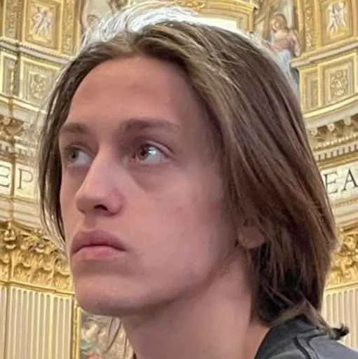 🧐 Стикер «Ксавьер женись на мне?» для Telegram