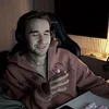 Стикер 42 🎧 хазяева