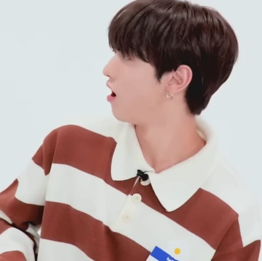 📏 Стикер «xikers - Yujun - Hunter - Yechan» для Telegram