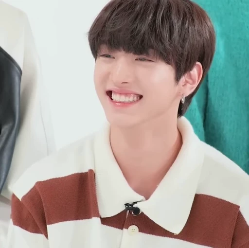 📏 Стикер «xikers - Yujun - Hunter - Yechan» для Telegram