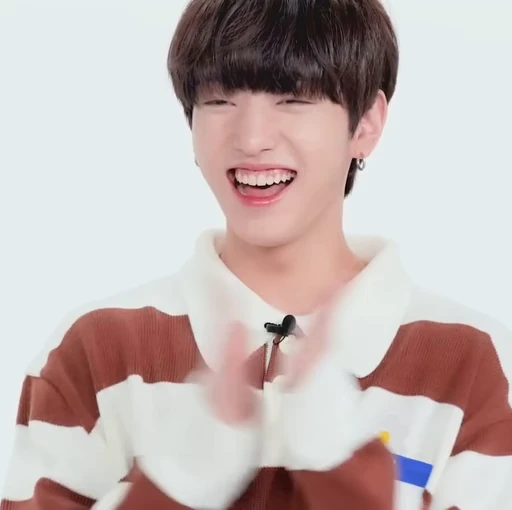 📏 Стикер «xikers - Yujun - Hunter - Yechan» для Telegram