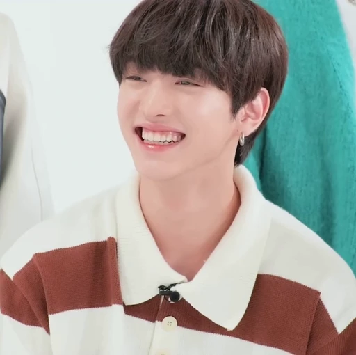 📏 Стикер «xikers - Yujun - Hunter - Yechan» для Telegram
