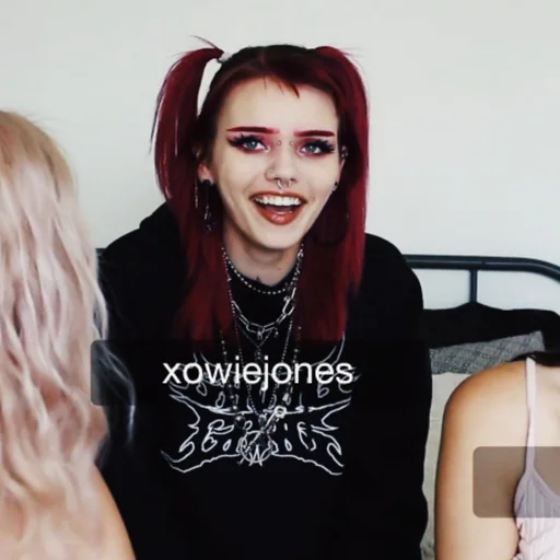 🕷 Стикер «Xovie» для Telegram