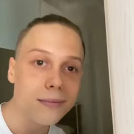 🥰 Стикер «Янчик» для Telegram