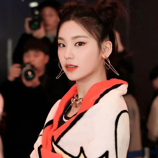 🌸 Стикер «Yeji» для Telegram