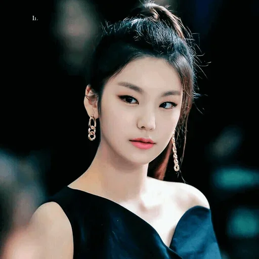 🌸 Стикер «Yeji» для Telegram