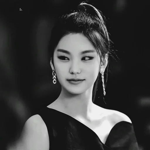 🌸 Стикер «Yeji» для Telegram