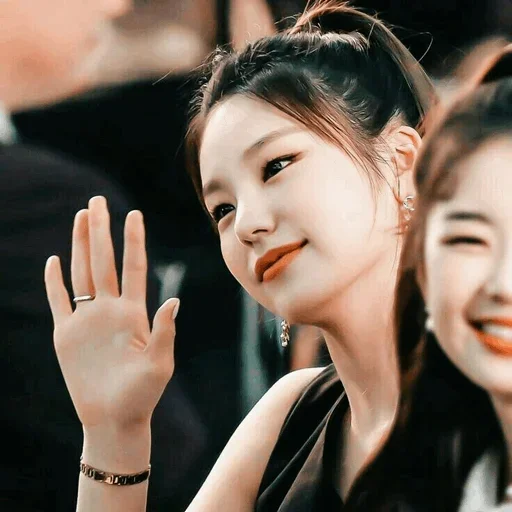 🌸 Стикер «Yeji» для Telegram