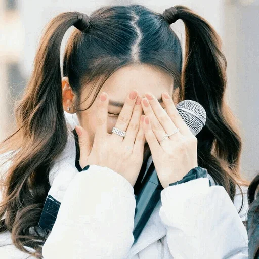 🌸 Стикер «Yeji» для Telegram