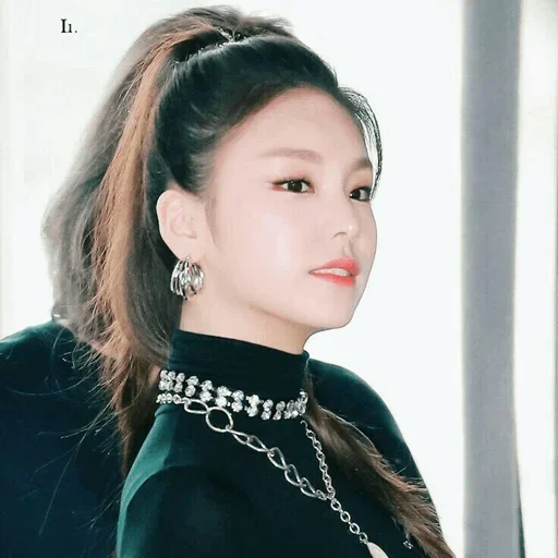 🌸 Стикер «Yeji» для Telegram