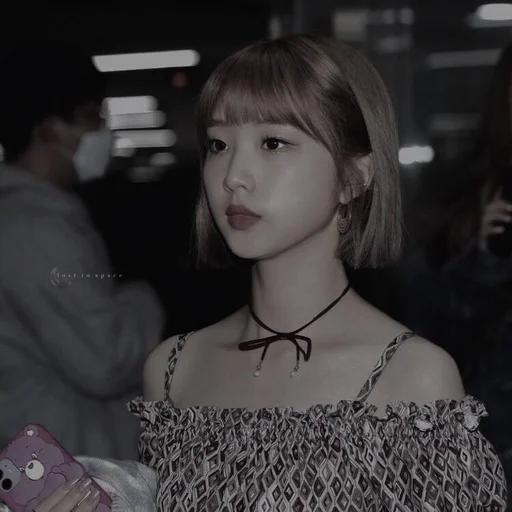 💀 Стикер «yeojin loona» для Telegram