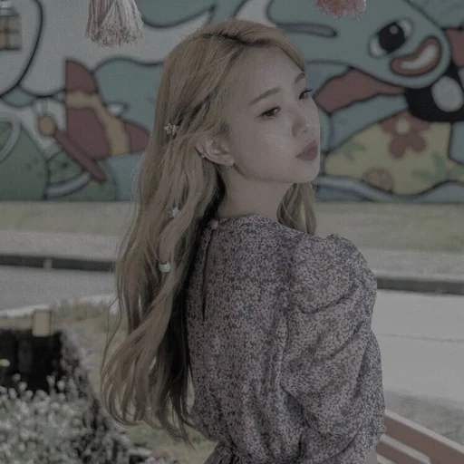 Стикерпак yeojin loona для Telegram