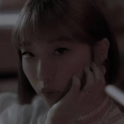 💀 Стикер «yeojin loona» для Telegram