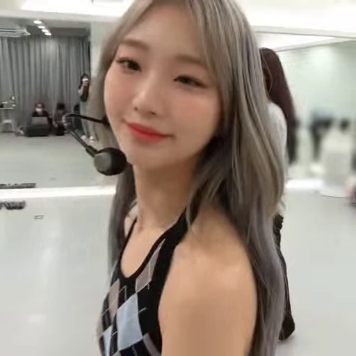 🥟 Стикер «yeojin» для Telegram