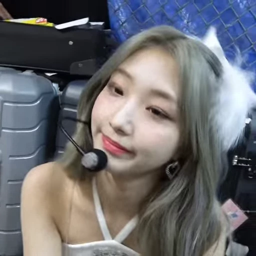 🥟 Стикер «yeojin» для Telegram