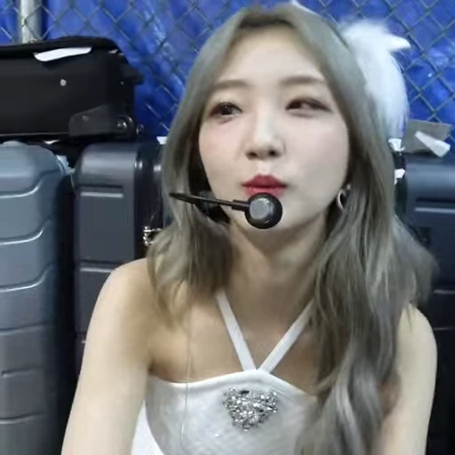 Стикерпак yeojin для Telegram