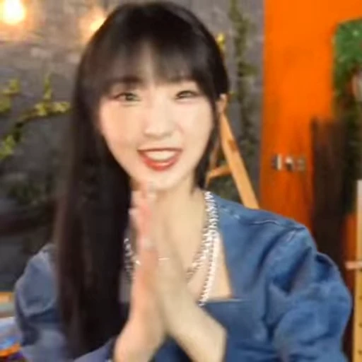 🥟 Стикер «yeojin» для Telegram