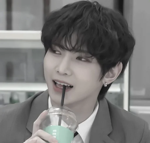 ♟️ Стикер «Yeosang» для Telegram