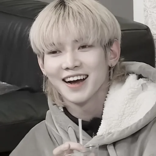 ♟️ Стикер «Yeosang» для Telegram