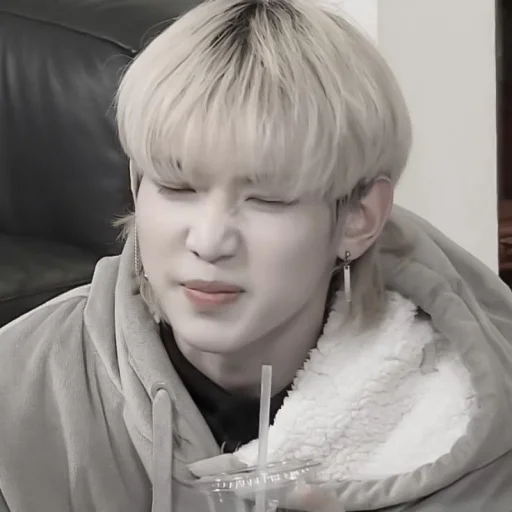 ♟️ Стикер «Yeosang» для Telegram
