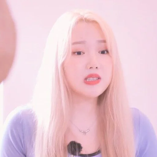 🌸 Стикер «gowon loona» для Telegram