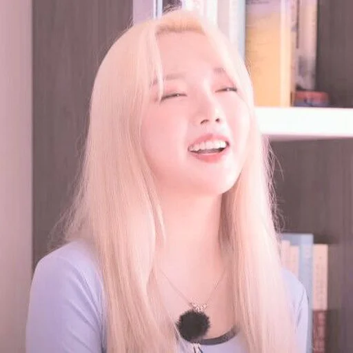 🌸 Стикер «gowon loona» для Telegram